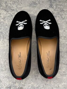 Del Toro Black Velvet Skull-Embroidered Slippers